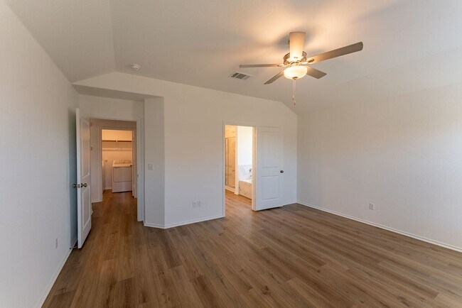 Building Photo - Modern Elegance in Kyle: 3BR Home with Office, Double Vanity, and Stylish Kitchen Island