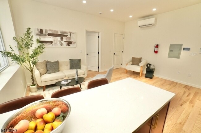 Building Photo - 15 Palisade Ave