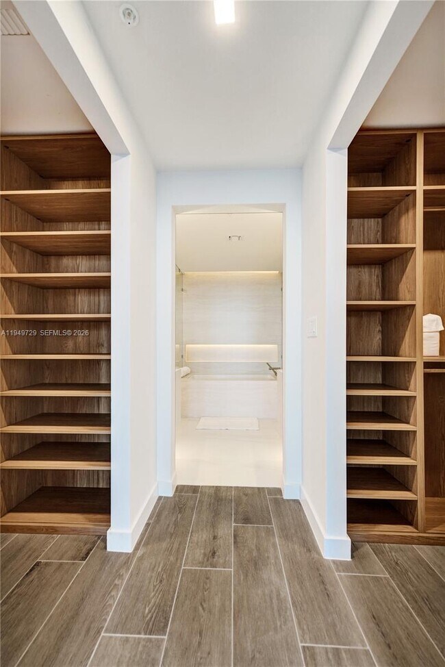 Building Photo - 900 N Ocean Blvd