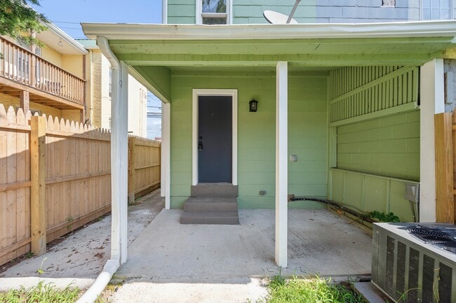 Building Photo - 138 E South St