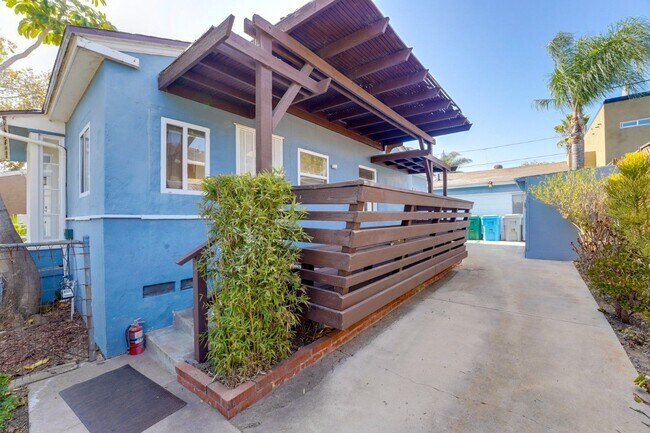 Building Photo - 1344 Diamond St