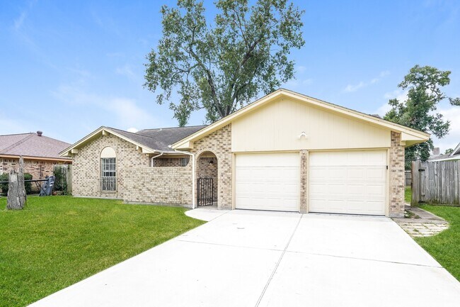 Building Photo - 13914 Duncannon Dr