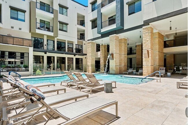 Building Photo - 15501 N Dial Blvd