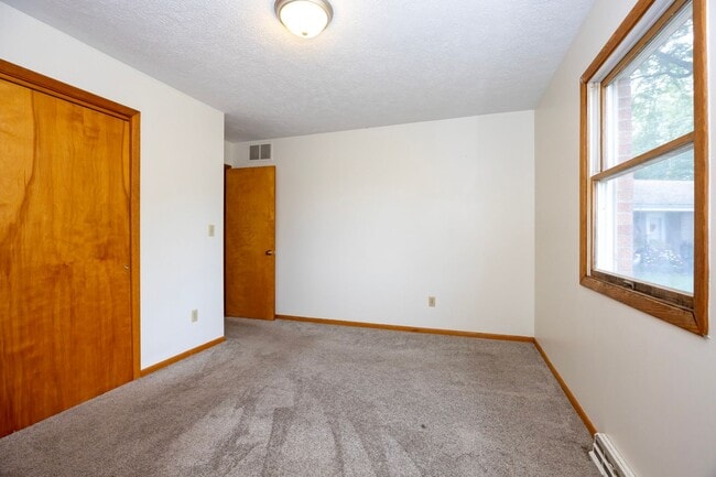Building Photo - 1906 Cher Ct
