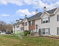 Building Photo - No Broker Fee! Ground-Floor 2BR/2BA in Desirable Franklin Crossing – Mahwah