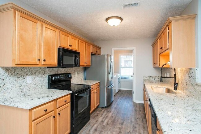 Building Photo - 1254 Lasalle Dr