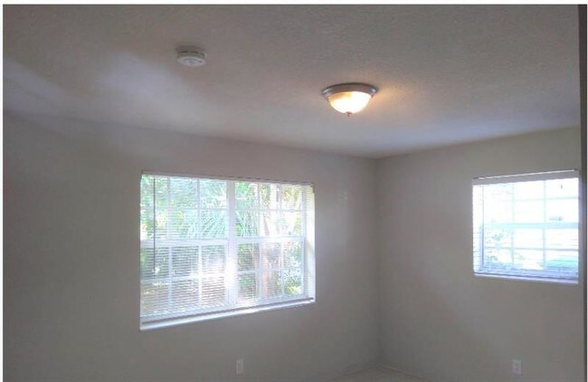 Building Photo - 2220 NW 44th Ave