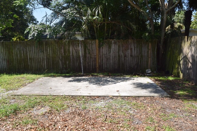 Building Photo - 509 El Rancho Dr