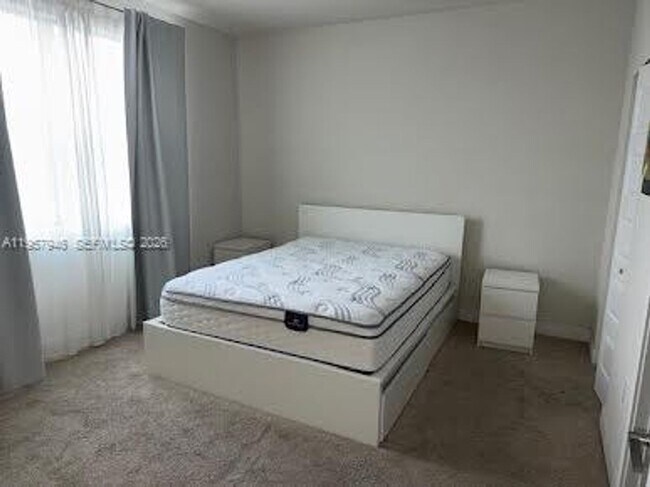 Building Photo - 7805 NW 104th Ave