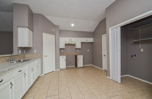 Building Photo - 8231 Furlong Ln