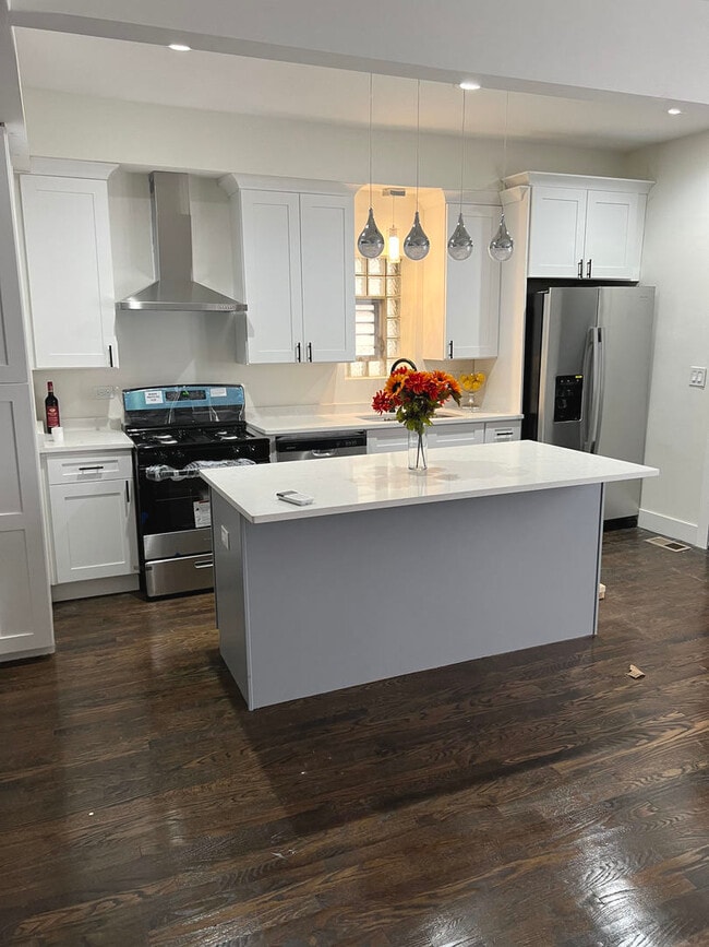 Building Photo - 6553 S Eberhart Ave