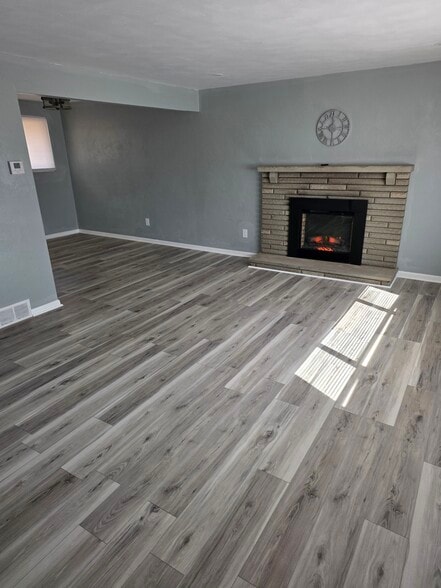 Building Photo - 5052 Azalea Dr