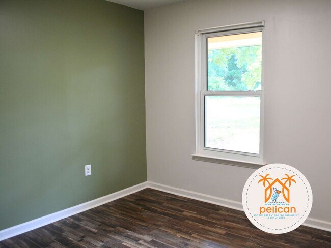 Building Photo - Charming 3-Bedroom Ranch with Shaded Backy...