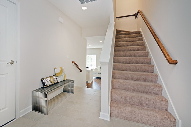 Building Photo - 1 Elm Creek Dr