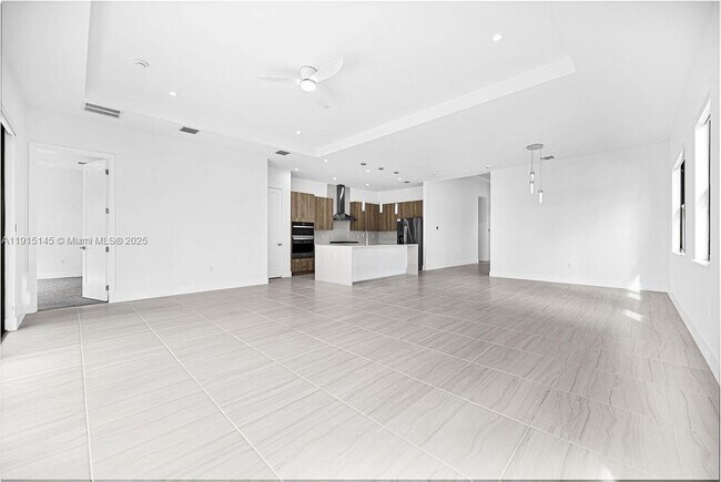 Building Photo - 12413 Solana Bay Cir