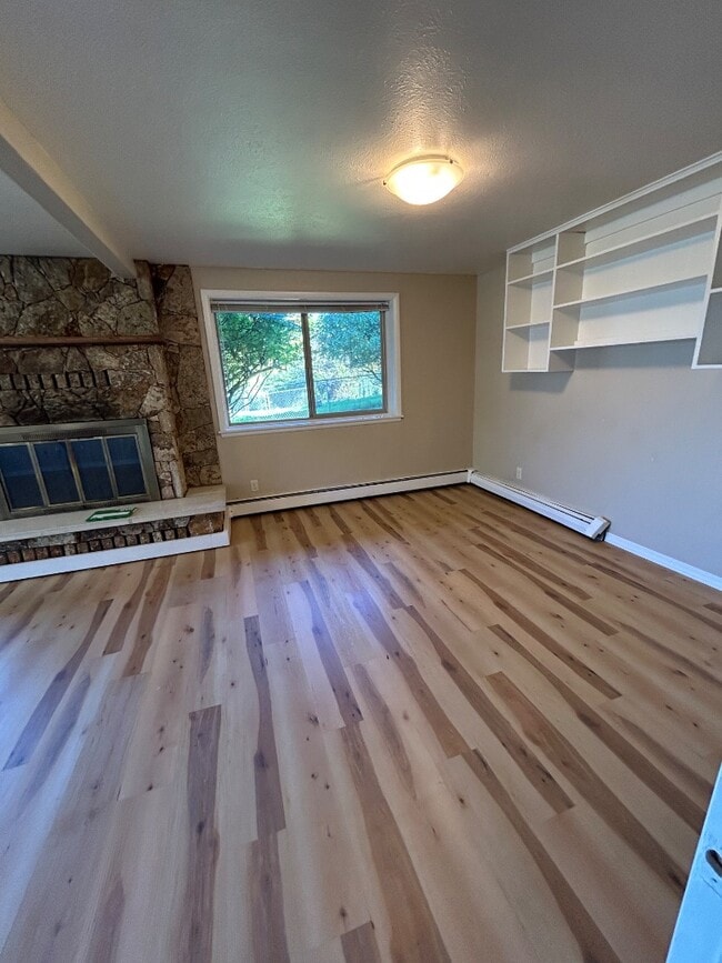 Building Photo - 908 Whitaker Dr
