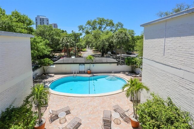 Building Photo - 3325 Bayshore Blvd