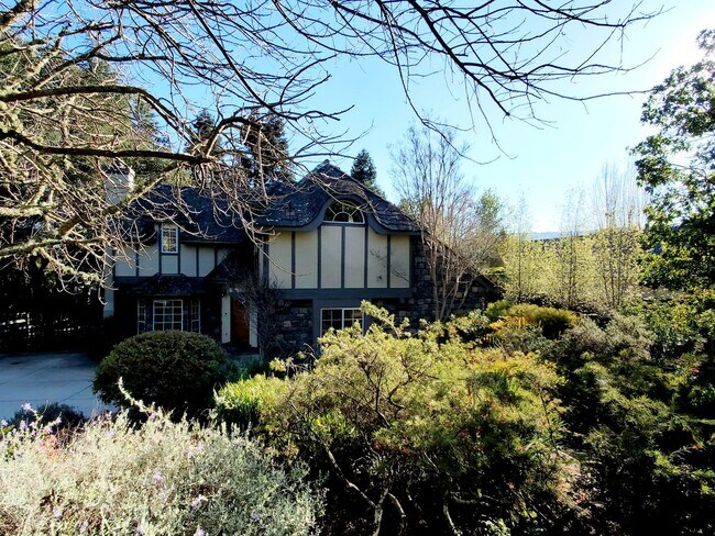 Building Photo - Elegant Woodside Tudor Home