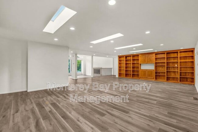 Building Photo - 4083 Sunset Ln