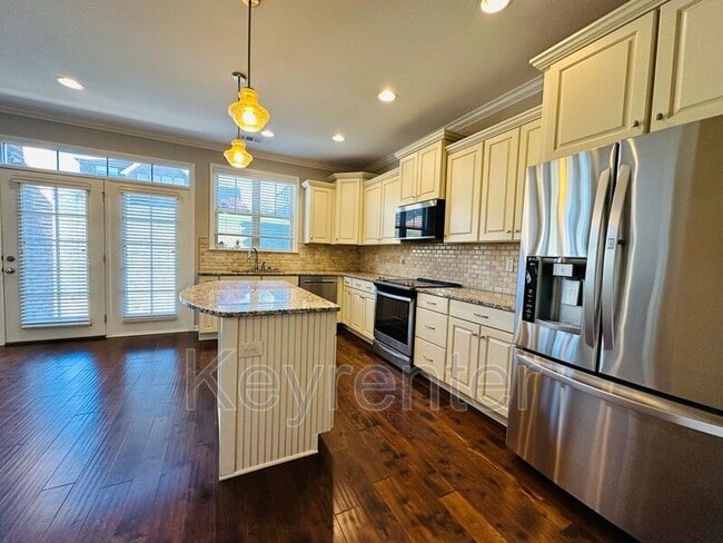 Building Photo - 12183 Inglecrest Ln