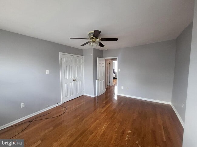 Building Photo - 1120 Roosevelt Dr