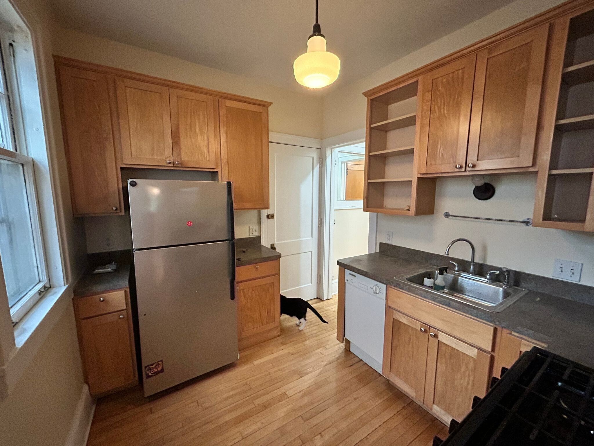 Kitchen - 2806 Pleasant Ave