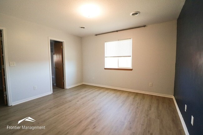 Building Photo - 3 Bedroom Ranch-Style Home in Quiet Neighb...