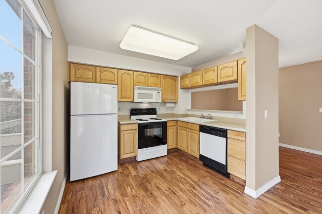 Building Photo - $2,260.95 - 2 Bed, 2 Bath Condo in Parker with In Unit Laundry and Central AC!