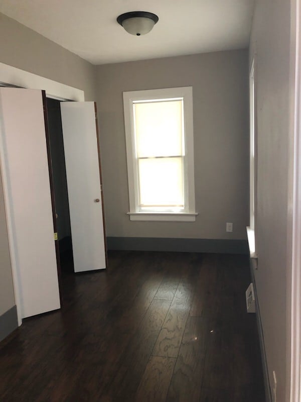 Building Photo - Charming 3 bedroom house close to McKennan and Downtown!