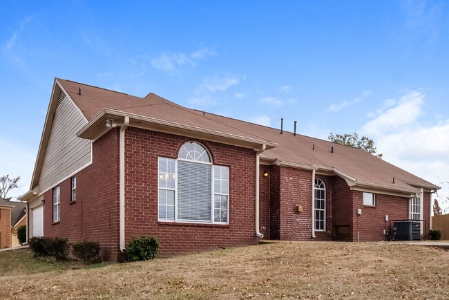 Building Photo - 5363 Autumn Forrest Dr