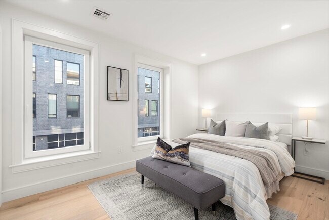 Building Photo - 90 A St