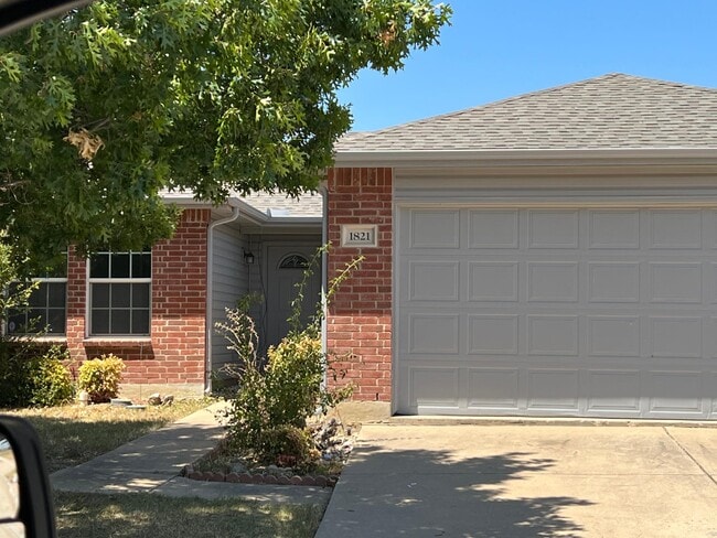 Building Photo - 1821 Trego Dr