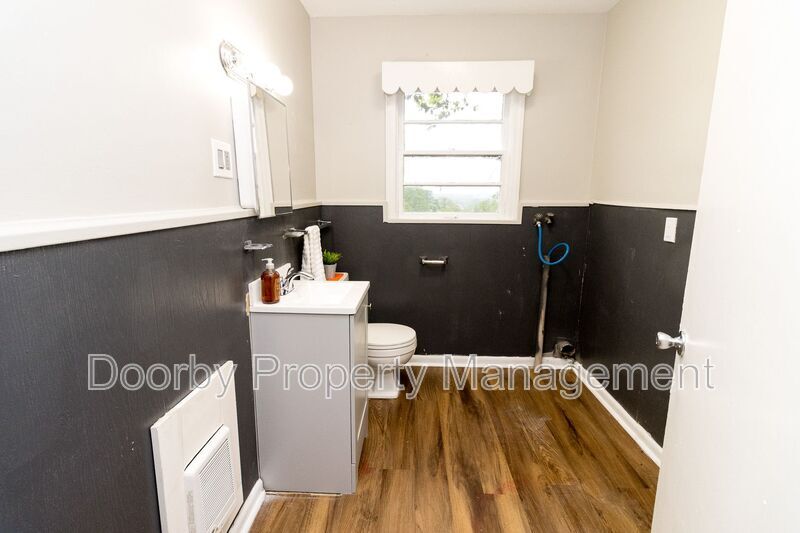 Building Photo - 2609 14th Ave