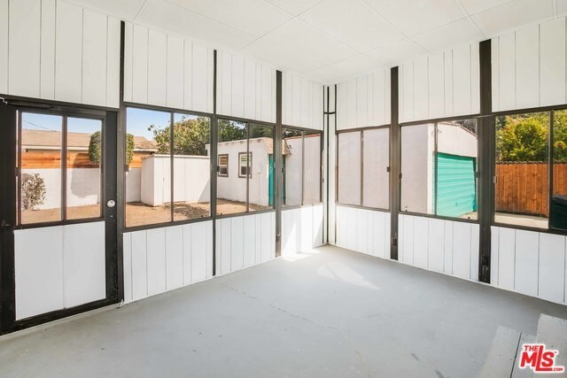 Building Photo - 1851 W 81st St