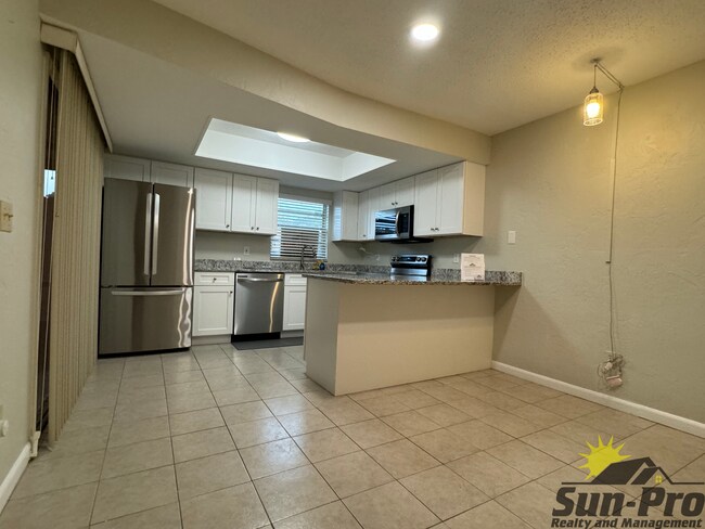 Building Photo - 116 Moonstone Ct