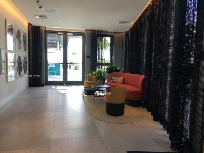 Building Photo - 121 NE 34th St