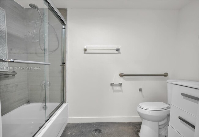 Building Photo - 4332 Collins Ave