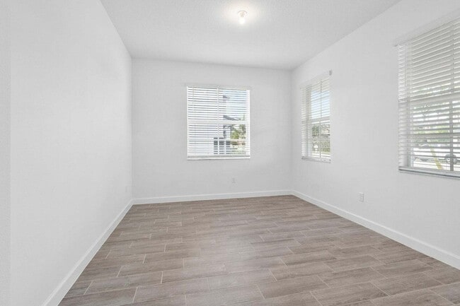 Building Photo - 6843 Cobia Cir