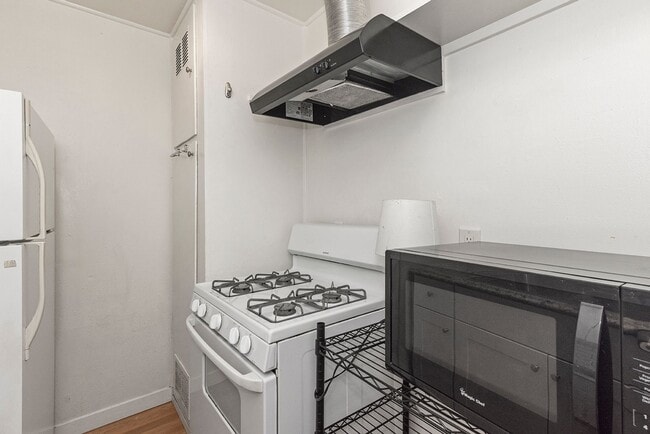 Building Photo - 4025 La Salle St