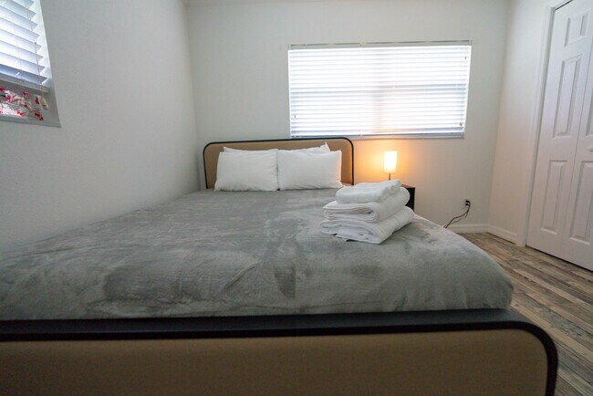 Building Photo - 2627 Ambergate Rd