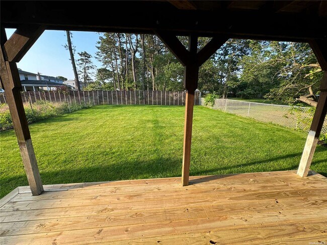 Building Photo - 6 Julie Ln