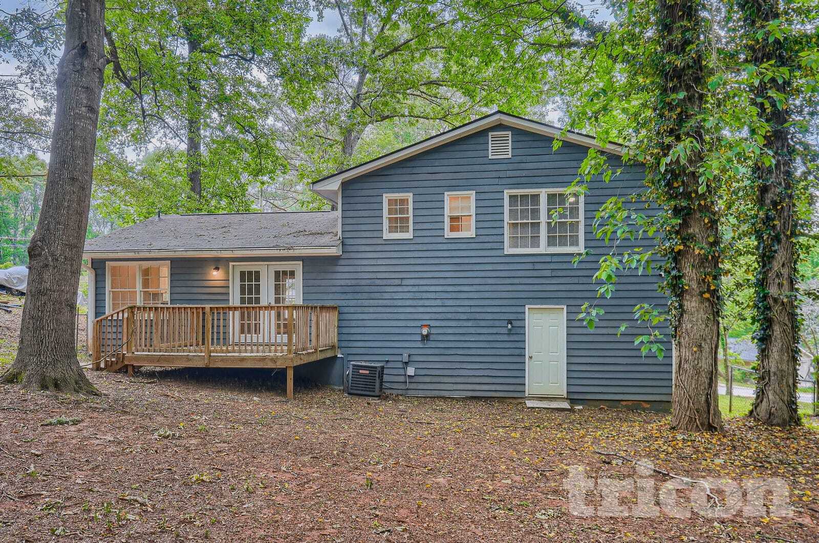Building Photo - 847 Raintree Way SE