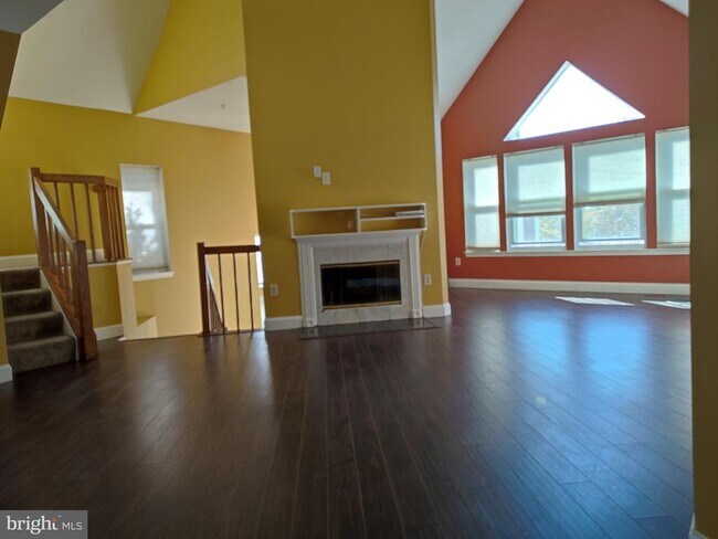 Building Photo - 7671 Coachlight Ln