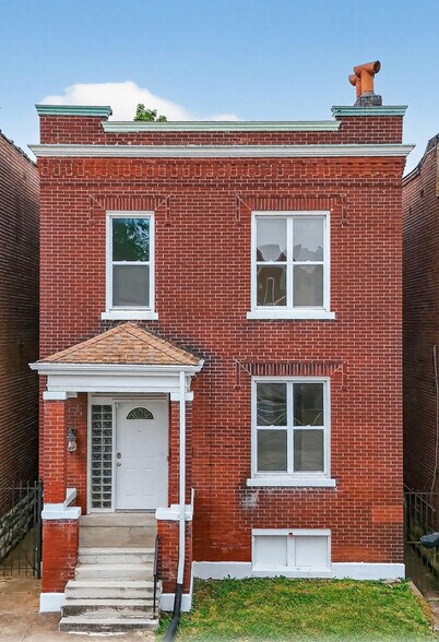 Front - 4372 Gibson Ave