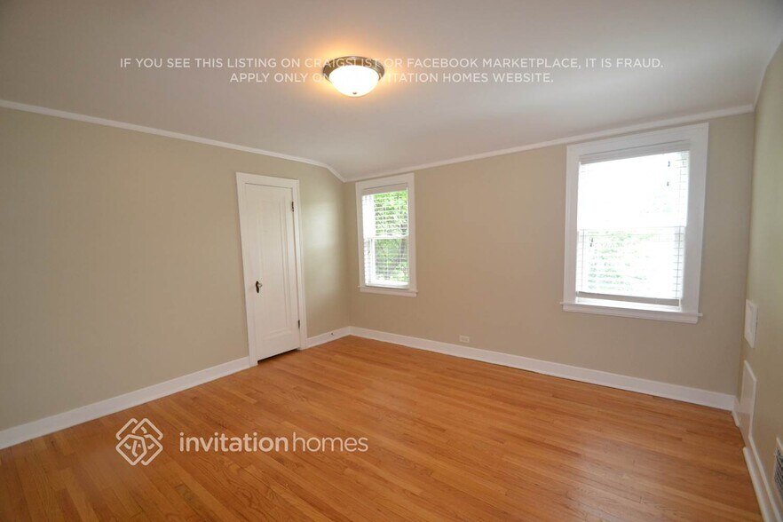 Building Photo - 2904 N McVicker Ave