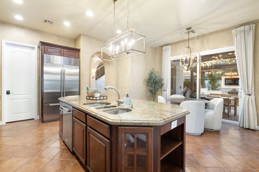 Building Photo - 3083 S Cottonwood Ct