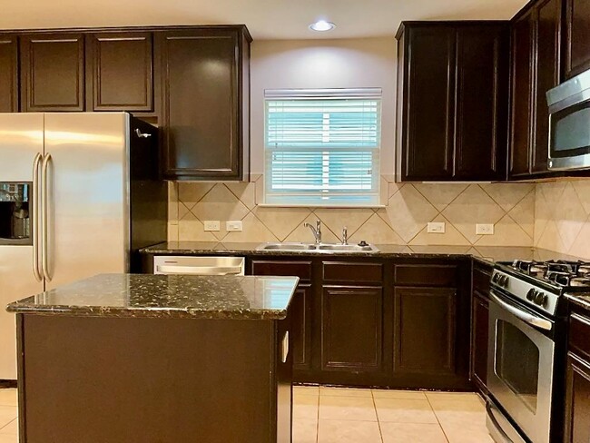 Building Photo - 8720 Blackvireo Dr