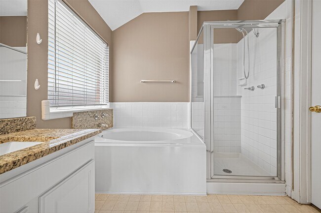 Building Photo - 2143 Mossy Trail Dr