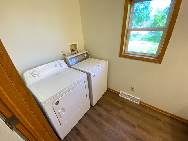 Building Photo - 1020 2nd Ave N