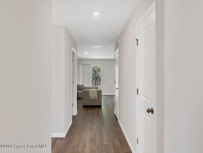 Building Photo - 301 Haines Rd SW